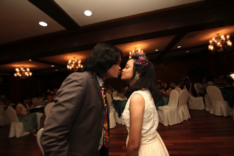 First weeding kiss.